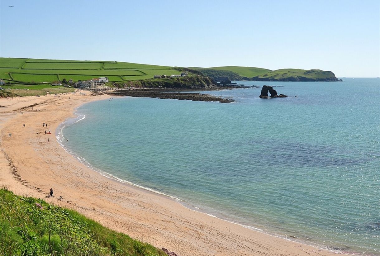 Thurlestone coast and golf near the A379